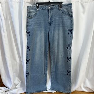 Stylish Blue Jeans with Bow Accents